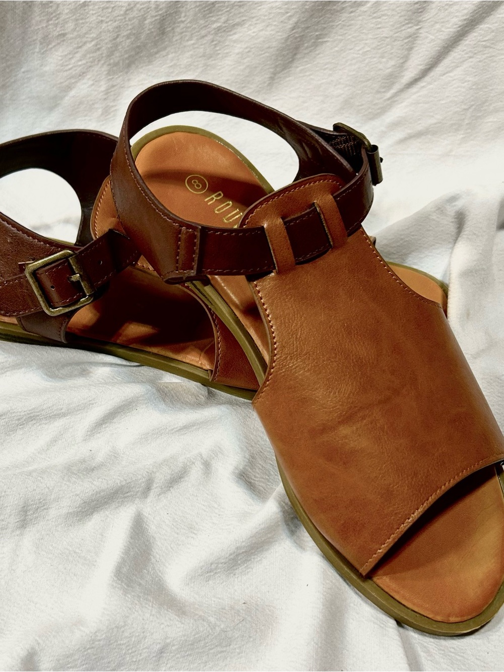 Rogue Women’s Brown Leather Open-Toe Buckle Sandals